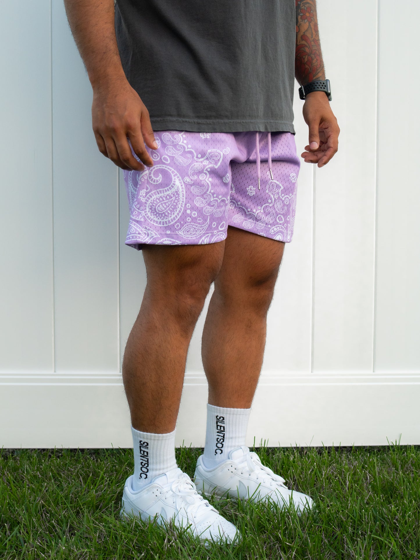 SILENT SOC. PAISLEY MESH SHORTS (LAVENDER/WHITE)