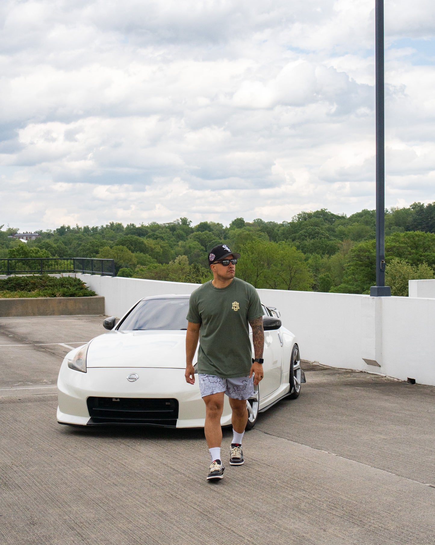 “WAVY” TEE (MOSS/CREAM)