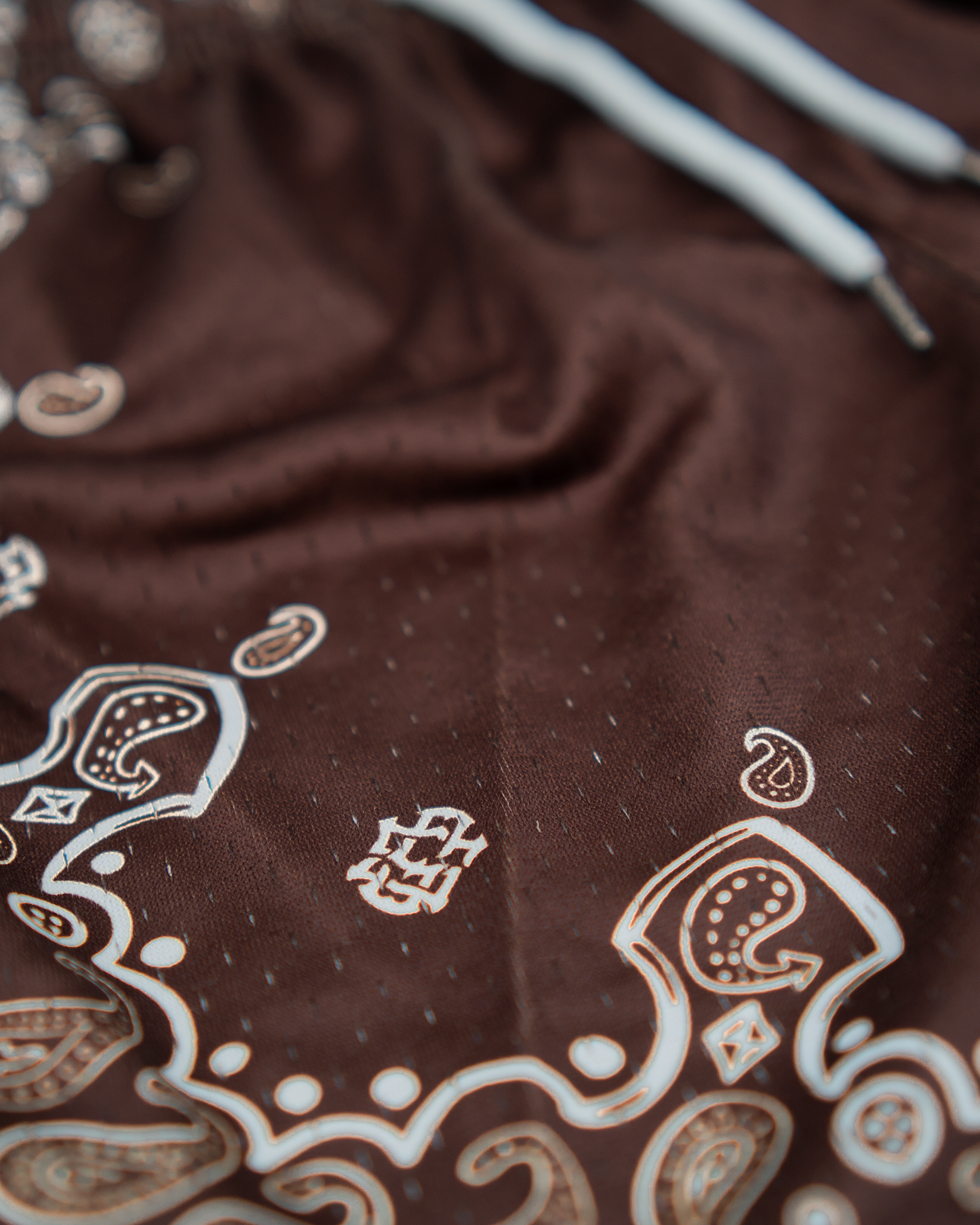 SILENT SOC. PAISLEY MESH SHORTS (MOCHA/WHITE)