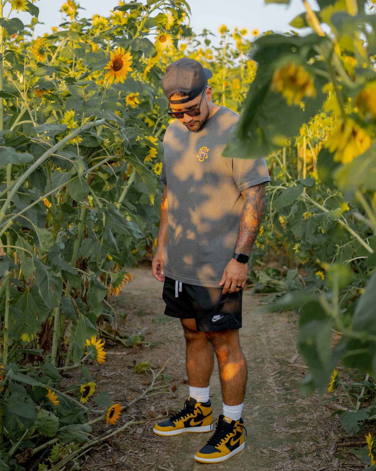 “SUNFLOWER WAVY” TEE (PEPPER/MULTICOLOR)